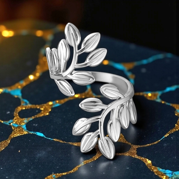 🆕️ Adjustable Leaf Design Ring - 18K White Gold Plated, Elegant Vine Style 🍃 - Picture 1 of 12
